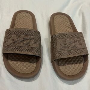 Women’s APL slides